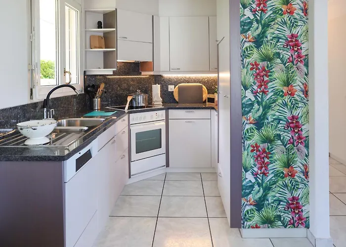 Route De La Muraz 9 By Interhome * וילנב